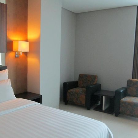 The Newton Hotel Bandung Extérieur photo