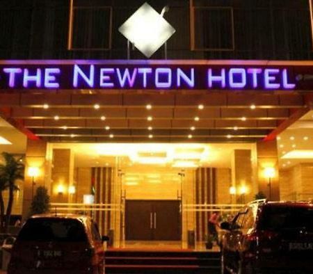 The Newton Hotel Bandung Extérieur photo