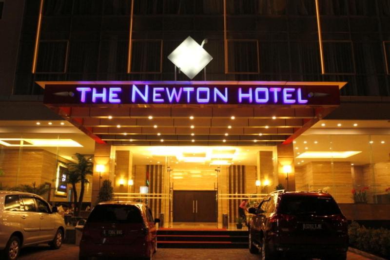 The Newton Hotel Bandung Extérieur photo