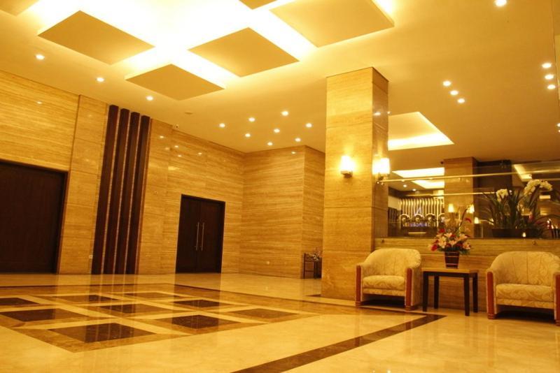 The Newton Hotel Bandung Extérieur photo