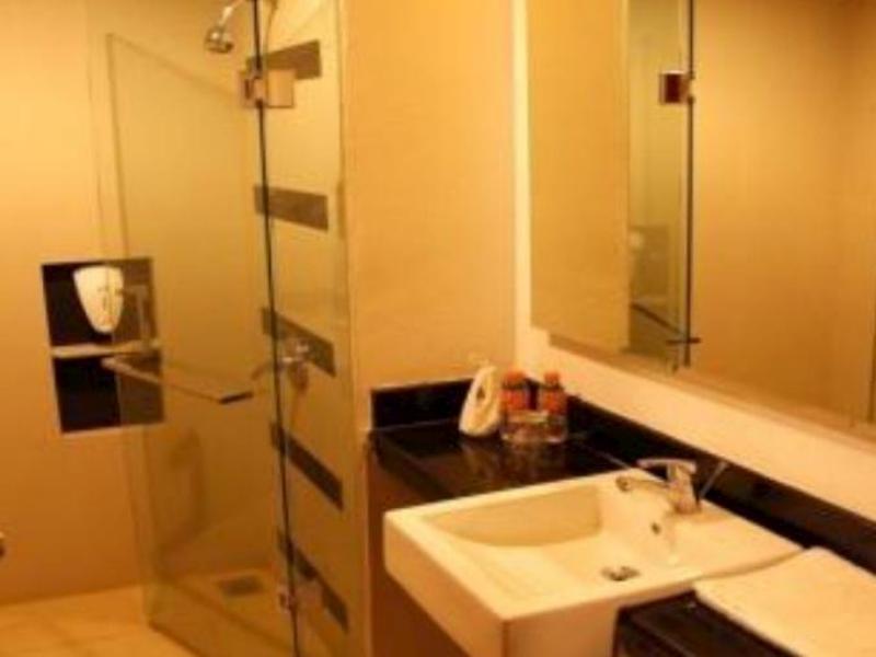 The Newton Hotel Bandung Extérieur photo