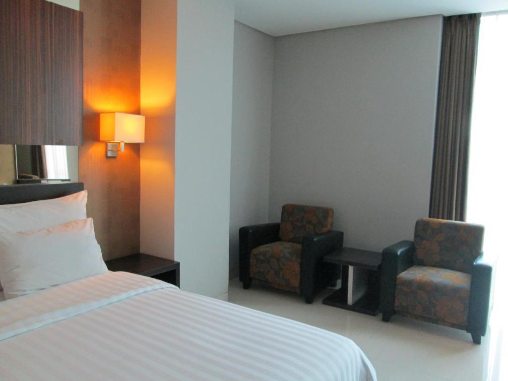 The Newton Hotel Bandung Extérieur photo