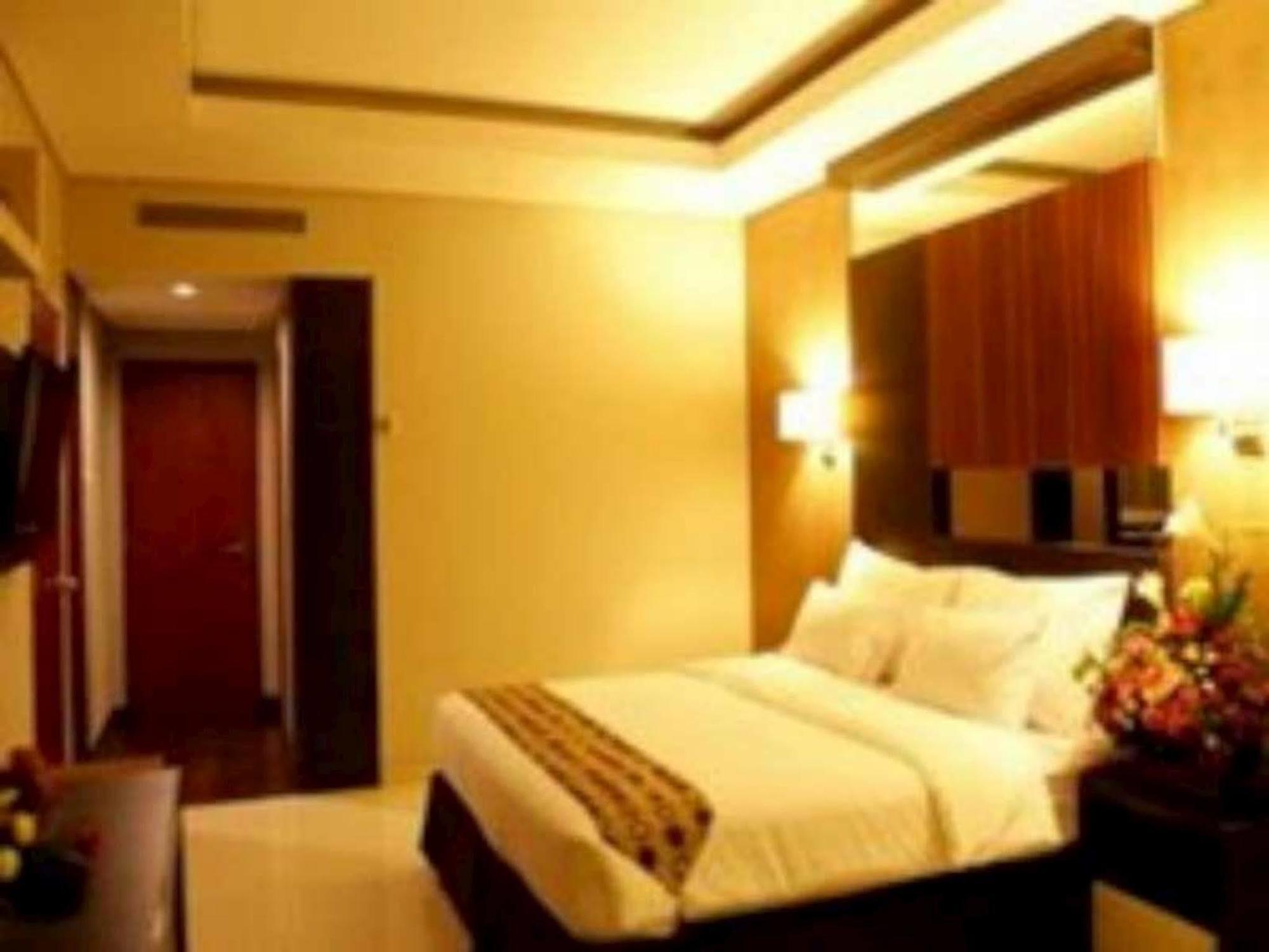 The Newton Hotel Bandung Extérieur photo
